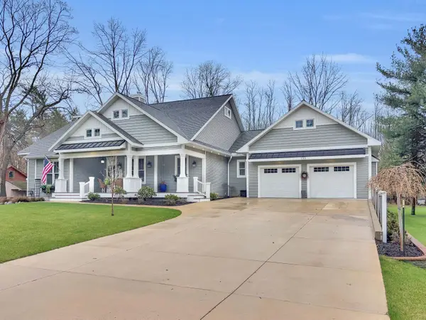 133 E Hanover Street, Pentwater, MI 49449