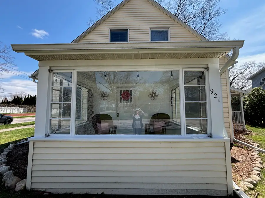 921 Moulton Avenue, Muskegon, MI 49445 - #2