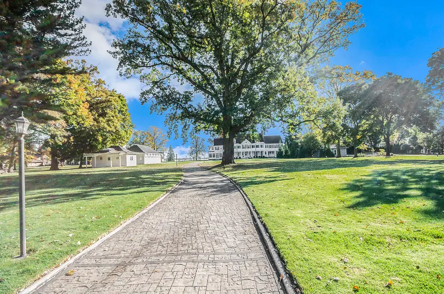 19123 Parke Lane, Grosse Ile, MI 48138 - #2