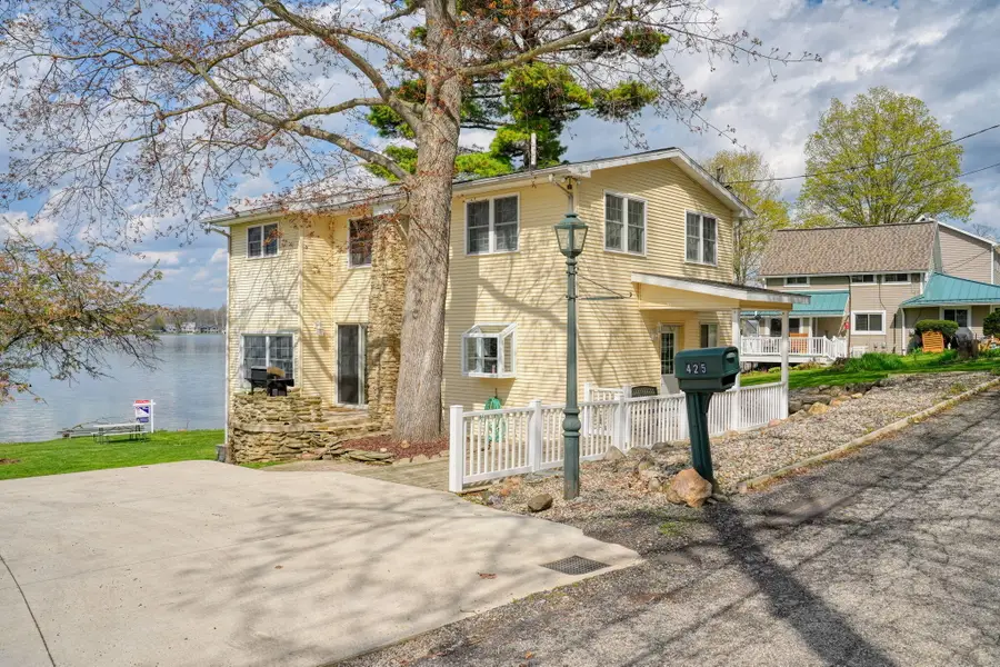 425 Oakwood Avenue, Clarklake, MI 49234 - #3