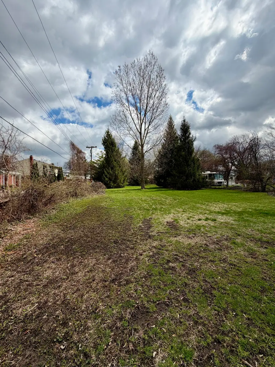27420 Milton Avenue, Warren, MI 48092 - #2