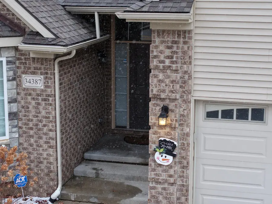 34387 Ann Arbor Trail, Livonia, MI 48150 - #3