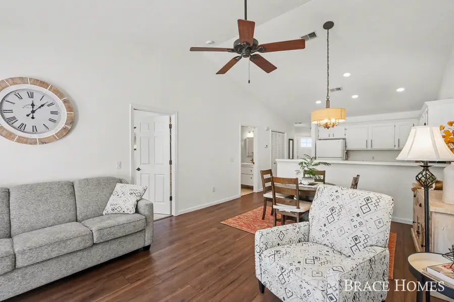 3369 Clear Vista Court Ne, Grand Rapids, MI 49525 - #3