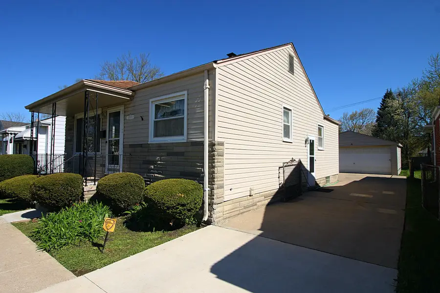 18905 Woodland Street, Harper Woods, MI 48225 - #2