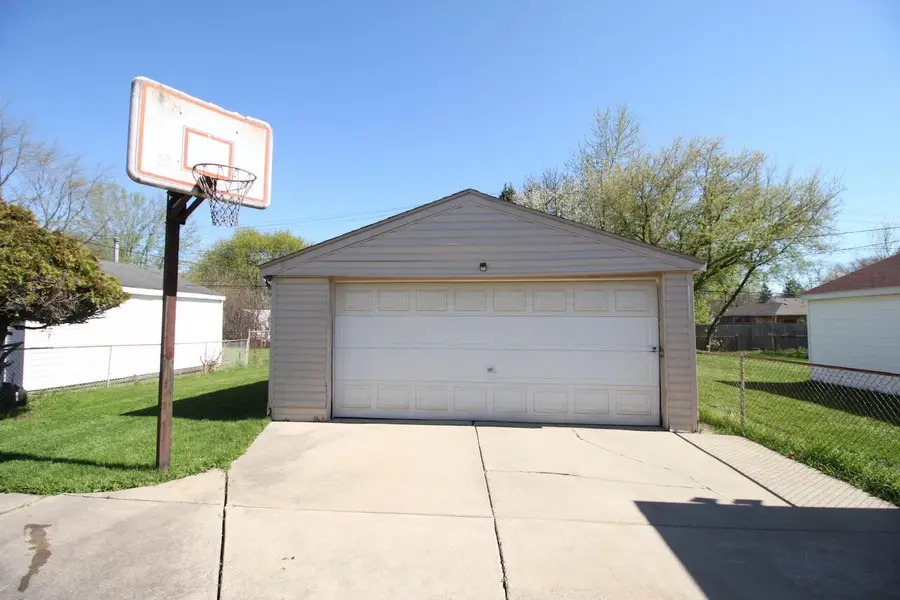 18905 Woodland Street, Harper Woods, MI 48225 - #3