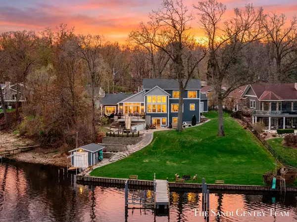 7 Circle Drive, Fruitport, MI 49415