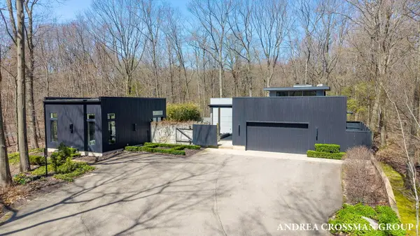 6919 Bendemeer Drive, Fennville, MI 49408