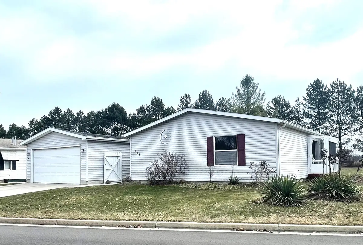 229 Cadgewith E, Lansing, MI 48906 - #1