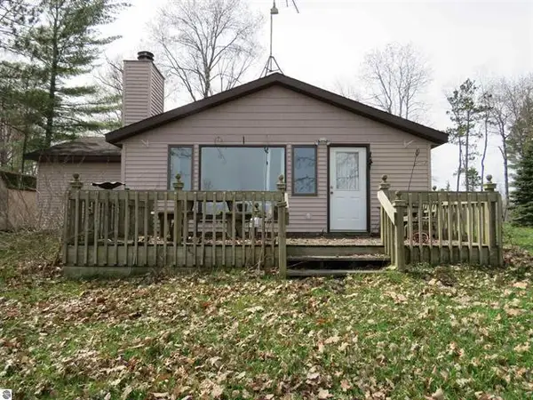 7861 S Dyer Lake Drive, Falmouth, MI 49632