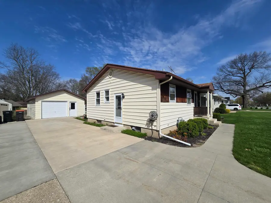 3823 Wyoming Avenue Sw, Wyoming, MI 49519 - #3