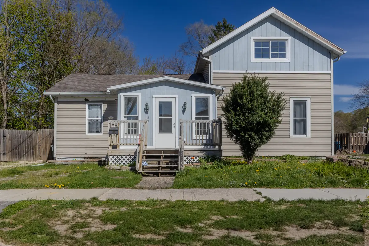 409 S Haver Street, Hartford, MI 49057 - #1