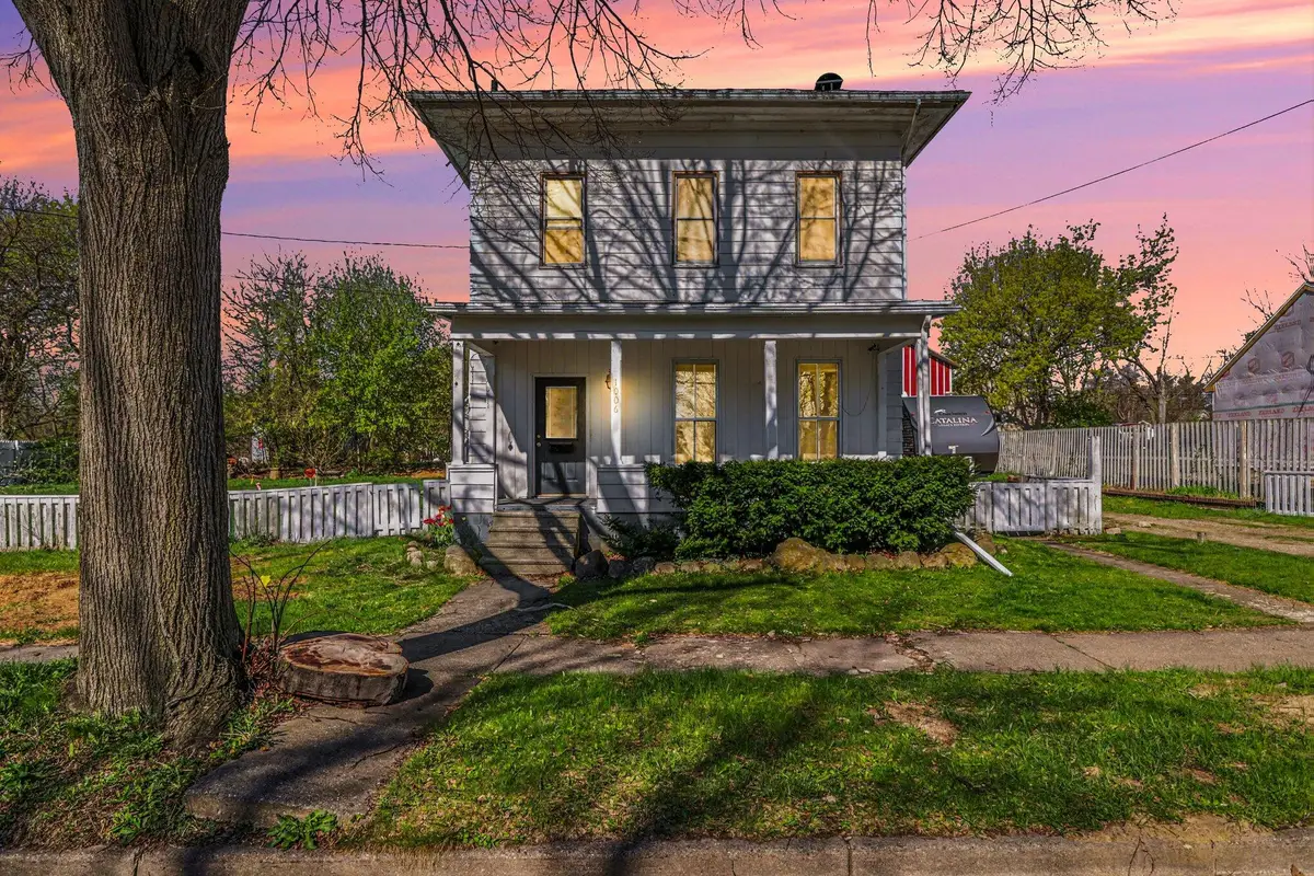 1006 Maple Avenue, Jackson, MI 49203 - #1