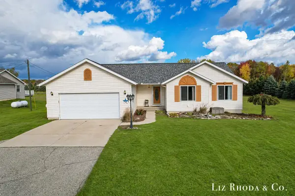 11099 18 Mile Road Ne, Cedar Springs, MI 49319