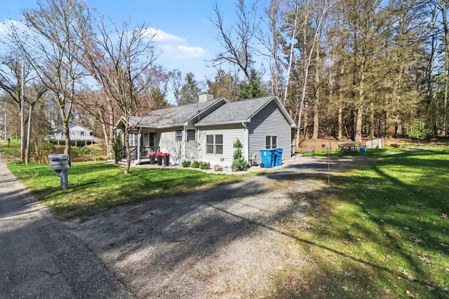 90 S Clymer Street, Pentwater, MI 49449 - #2