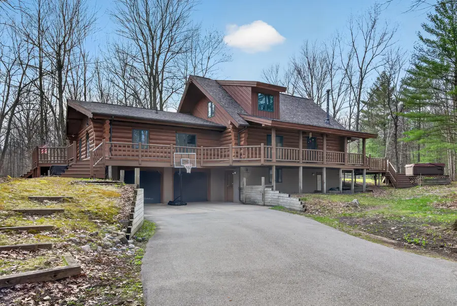 837 E Whitetail Drive, Midland, MI 48640 - #2