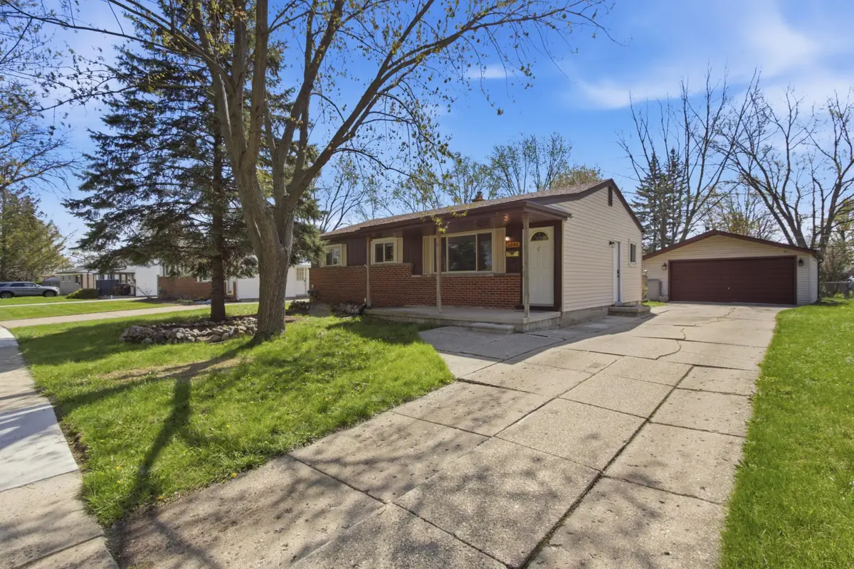 2546 Tarry Drive, Sterling Heights, MI 48310 - #1