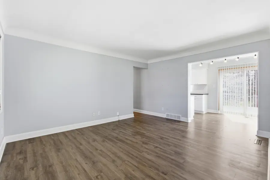 2546 Tarry Drive, Sterling Heights, MI 48310 - #3