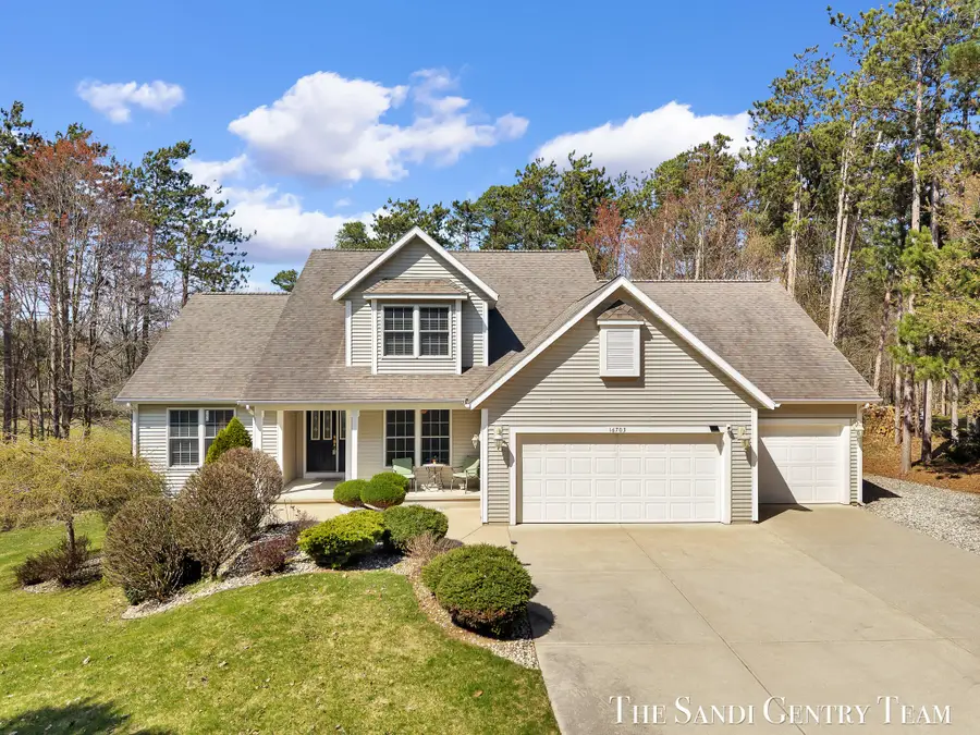 16703 Rich Street, Grand Haven, MI 49417 - #2