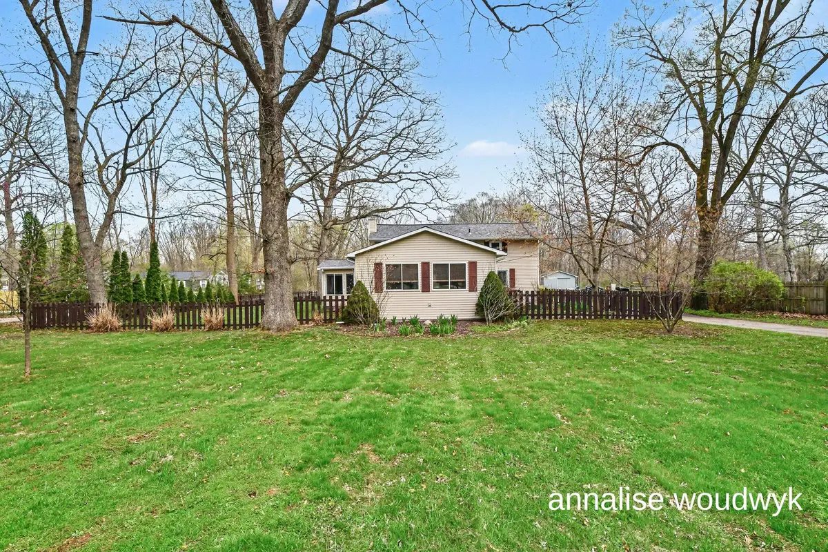 5728 Ethelwin Avenue Ne, Belmont, MI 49306 - #1