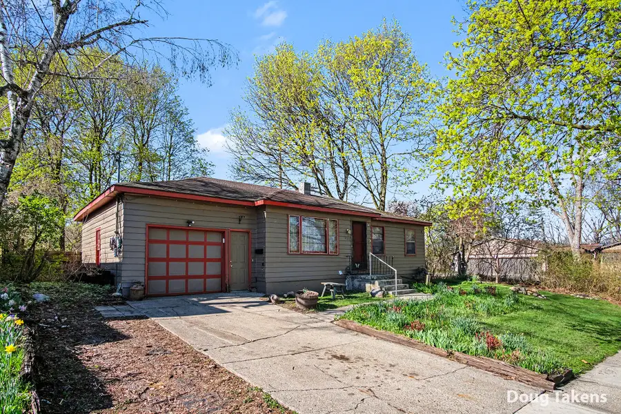 402 Shirley Street Ne, Grand Rapids, MI 49503 - #2