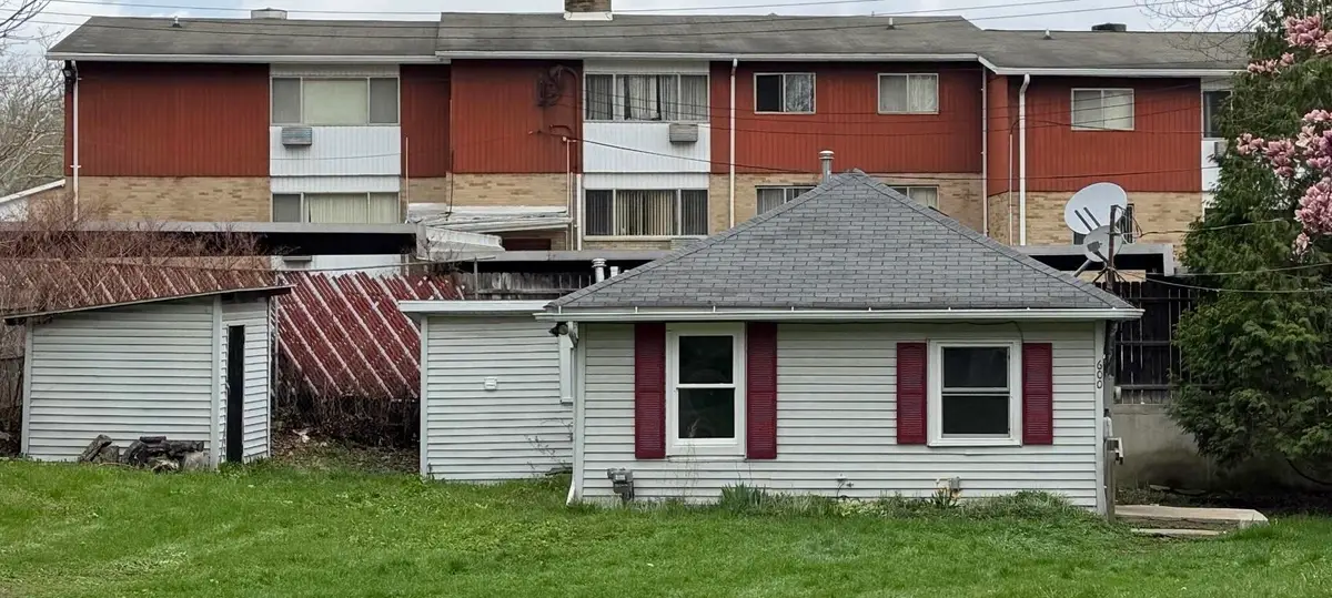 600 W Hodge Avenue, Lansing, MI 48910 - #1