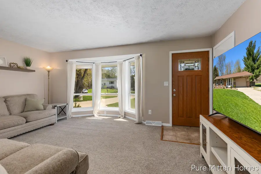 13839 Windemere Drive Nw, Grand Rapids, MI 49534 - #3