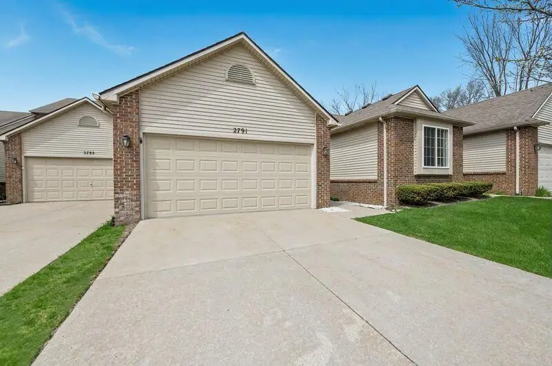 2791 N Moonglow Court N #49, Hartland, MI 48353 - #3