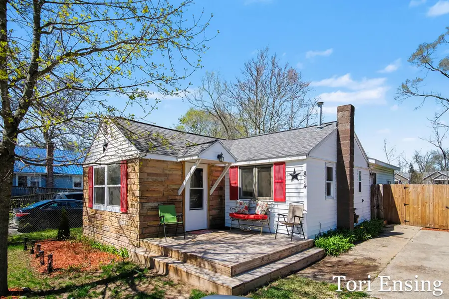 814 E Summit Street, Greenville, MI 48838 - #2