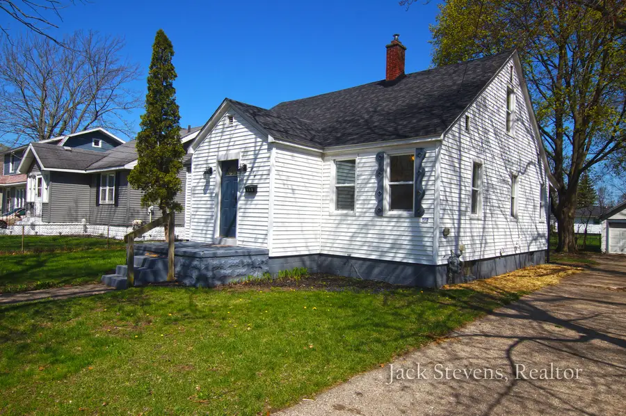 694 E Isabella Avenue, Muskegon, MI 49442 - #2