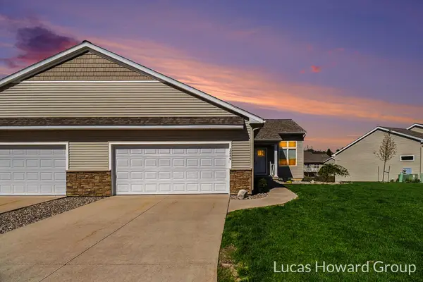 1249 S Village Circle, Kalamazoo, MI 49009