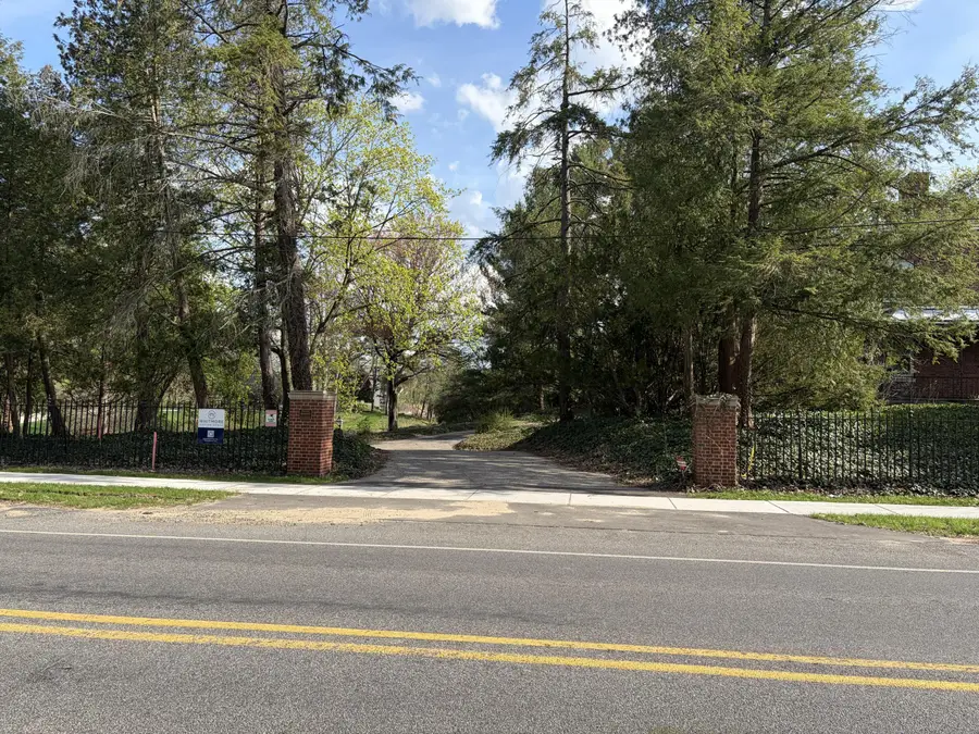 250 Plymouth Avenue Se #5, East Grand Rapids, MI 49506 - #3