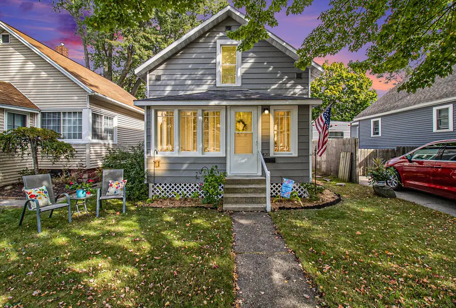 420 N Robert Street, Ludington, MI 49431 - #2