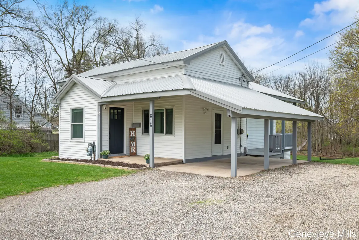 816 W Montcalm Street, Greenville, MI 48838 - #1