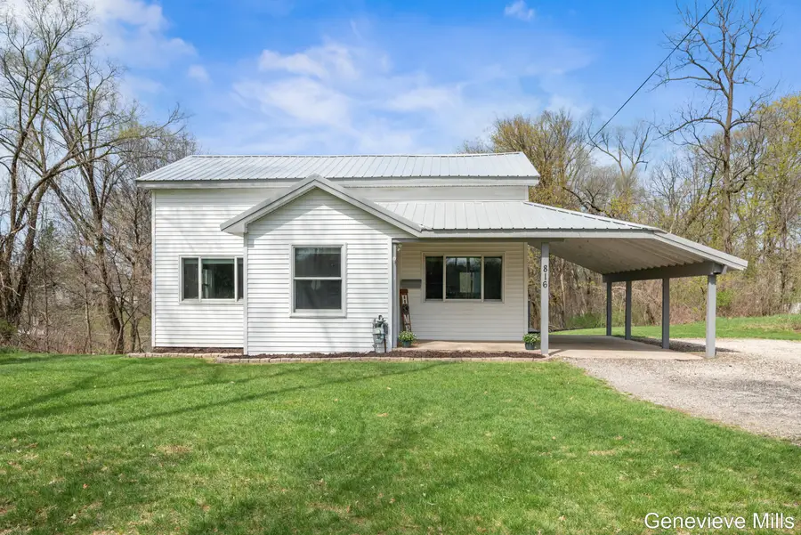 816 W Montcalm Street, Greenville, MI 48838 - #3