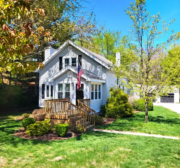 8605 East, Lakeside, MI 49116