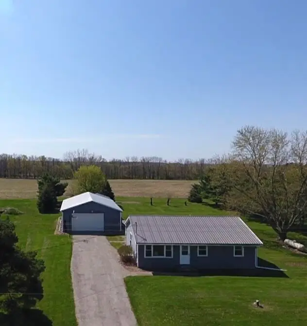 1535 W Kinley Road, Saint Johns, MI 48879 - #2