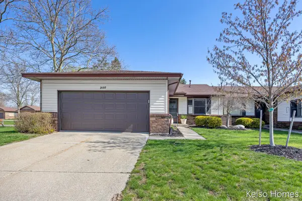2137 Ter Van Drive Ne, Grand Rapids, MI 49505