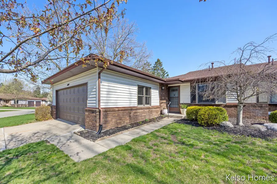 2137 Ter Van Drive Ne, Grand Rapids, MI 49505 - #3