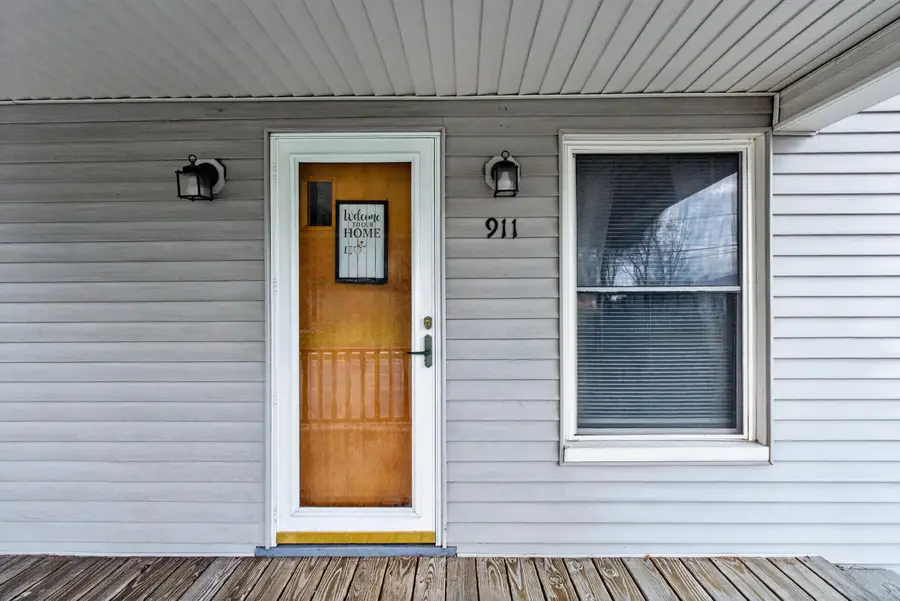 911 E Mcdevitt Avenue, Jackson, MI 49203 - #2