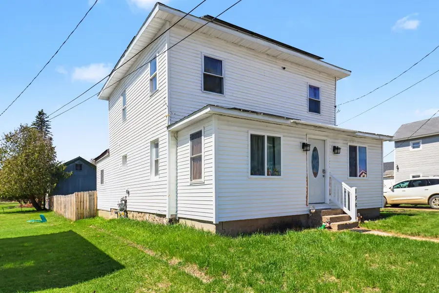 136 S Hemlock Street, Evart, MI 49631 - #2