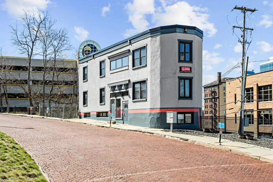 22 Crescent Street Ne, Grand Rapids, MI 49501 - #2