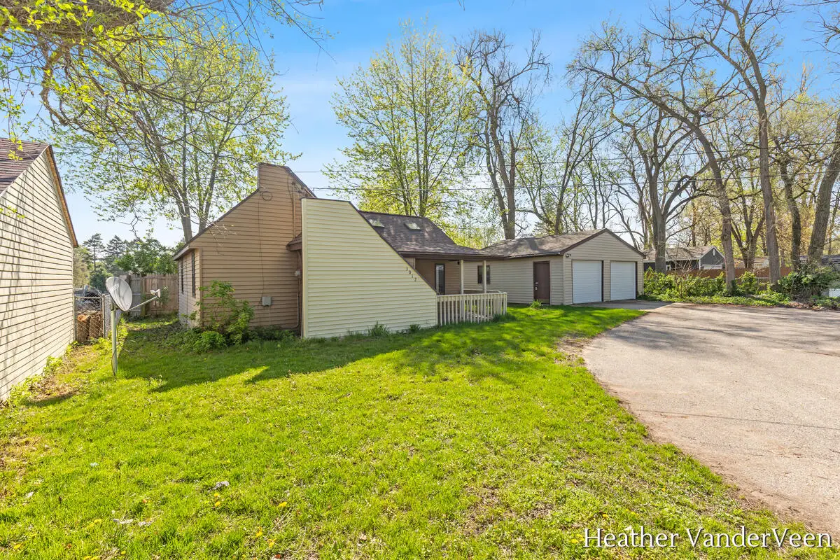 3012 Longstreet Avenue Sw, Wyoming, MI 49509 - #1