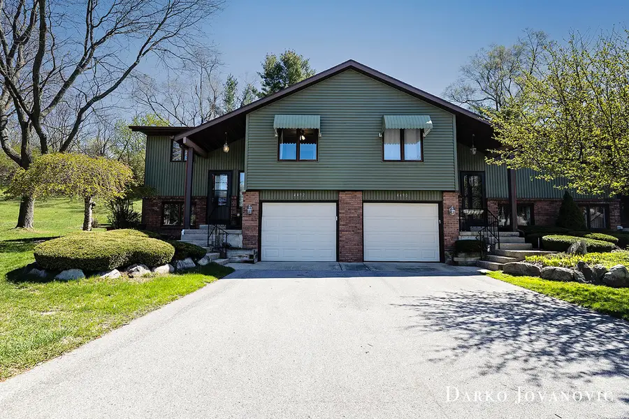 4492 North Valley Drive Ne, Grand Rapids, MI 49525 - #2