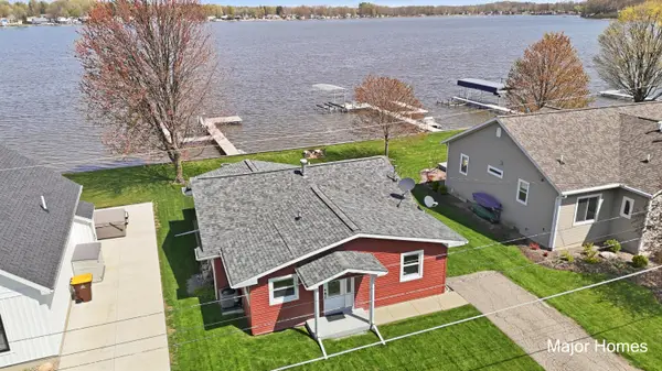547 Eagle Point Road, Lake Odessa, MI 48849