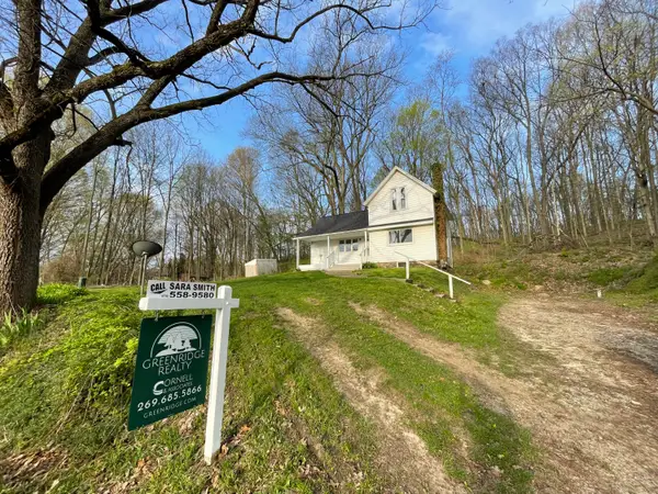 208 4th Street, Plainwell, MI 49080