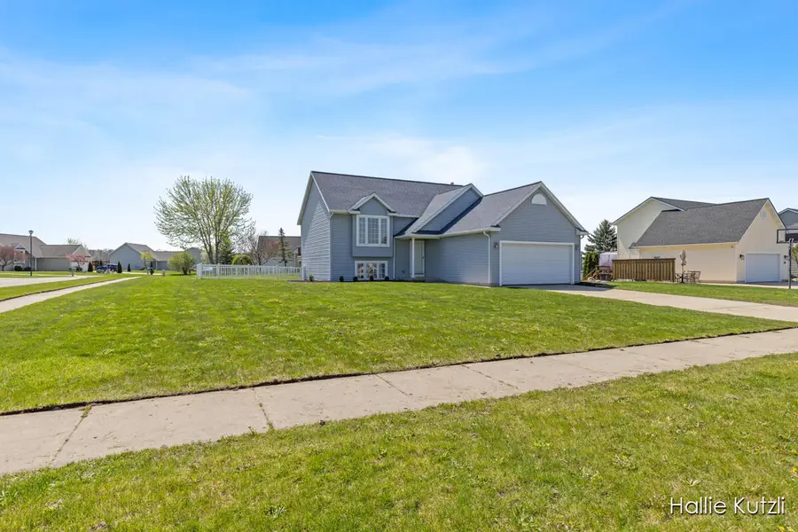 7035 Deer Cove Drive Se, Caledonia, MI 49316 - #2