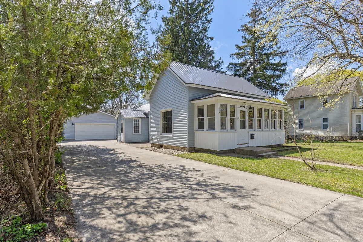 315 E Coffren Avenue, Greenville, MI 48838 - #1