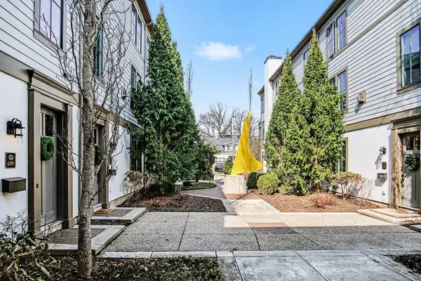 694 Croswell Avenue Se, Grand Rapids, MI 49506