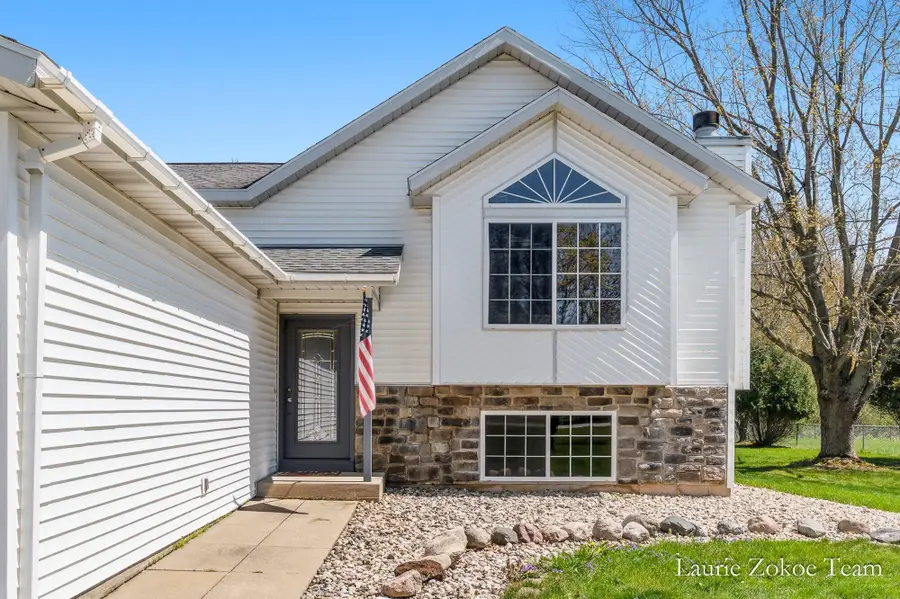 11302 8th Avenue Nw, Grand Rapids, MI 49534 - #3