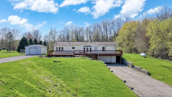 10430 Coon Hill Road, Munith, MI 49259